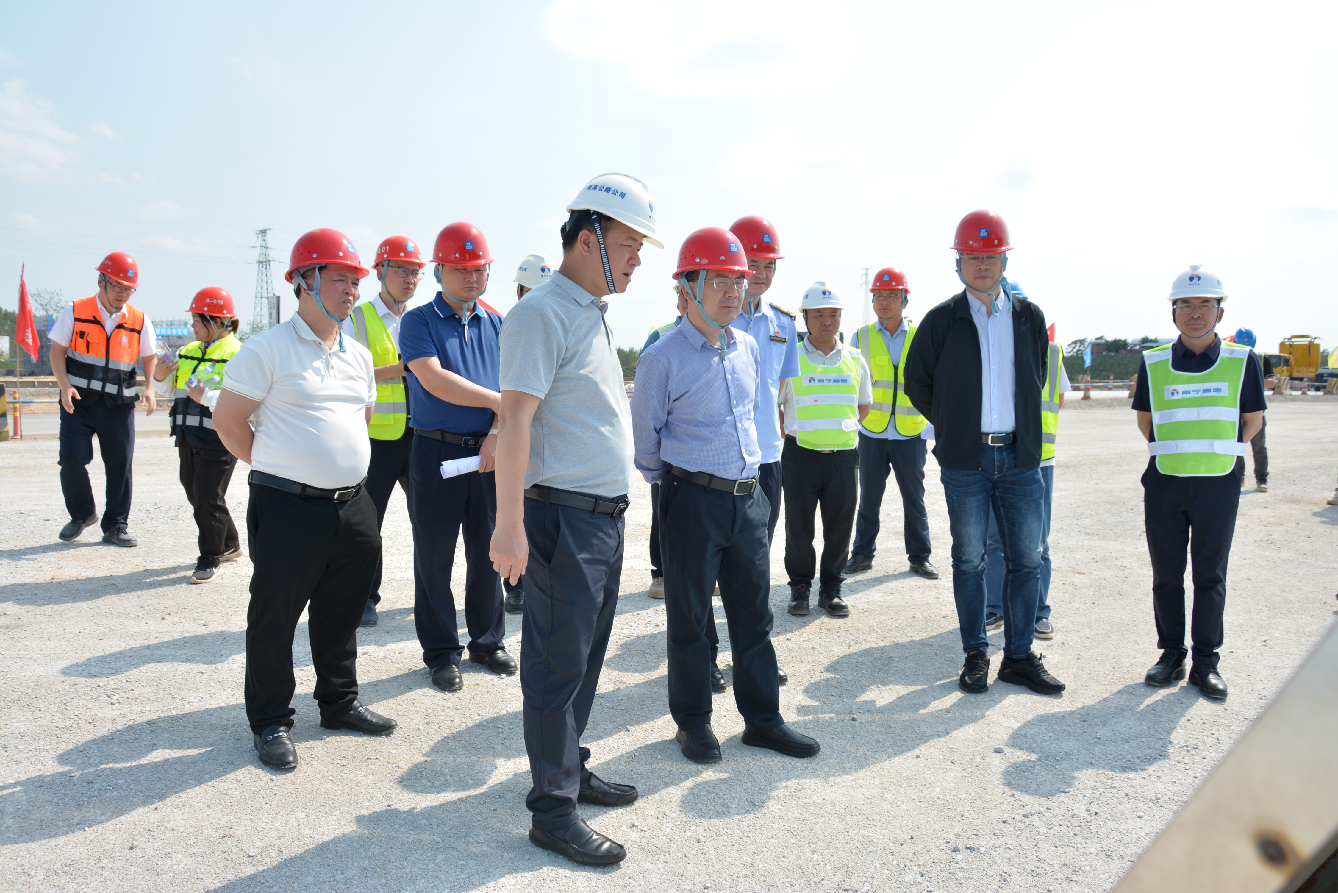 交通運(yùn)輸部到南賓公路二期工程開(kāi)展專(zhuān)項(xiàng)檢查